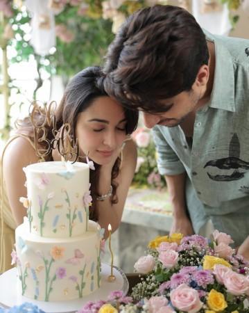 Father's Day 2025: Pregnant Kiara Advani wishes soon-to-be dad Sidharth Malhotra; Vamika's adorable handwritten note for Virat Kohli melts hearts