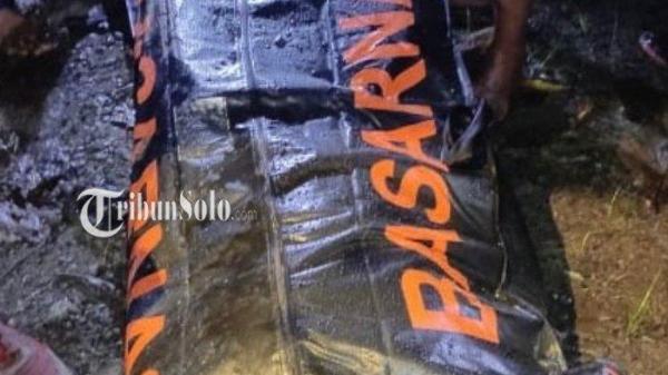 TEWAS TENGGELAM. Seorang remaja laki-laki berinisial RAK (16) ditemukan meninggal dunia setelah tenggelam di Waduk Gajah Mungkur, Desa Glesungrejo, Kecamatan Baturetno, Kabupaten Wonogiri, pada Sabtu (14/6/2025) sore.