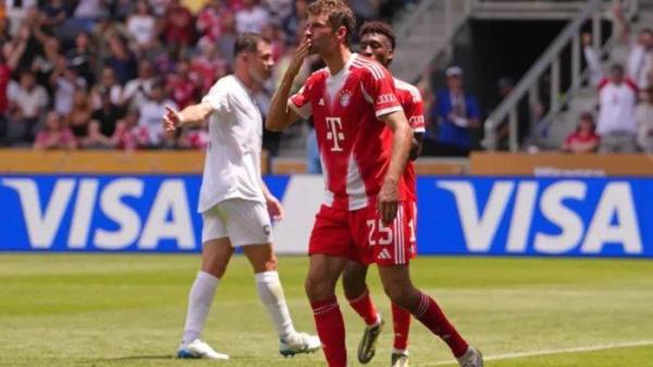 SELEBRASI - Thomas Muller merayakan gol yang dicetak ke gawang Auckland City di Piala Dunia Antarklub, Minggu (15/6/2025) malam.