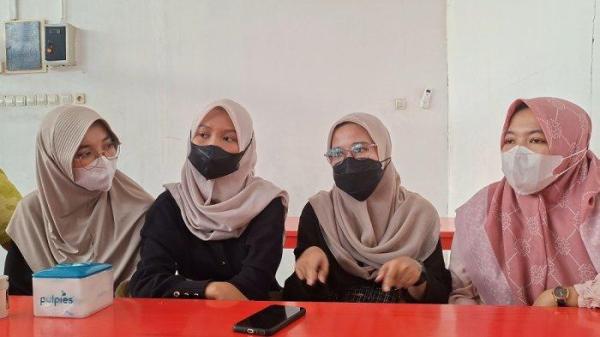Seluruh guru di sekolah swasta mewah atau sekolah elite yang diduga bodong di Jalan Baru Perjuangan, RT 04 RW 11, Marga Mulya, Kecamatan Bekasi Utara, Kota Bekasi, melakukan resign atau berhenti kerja massal. Seorang guru, Salsabila Syafwani mengatakan, resign yang dilakukan jajaran seprofesinya sudah berlangsung sejak Jumat (13/6/2025). (Wartakotalive.com/Rendy Rutama)