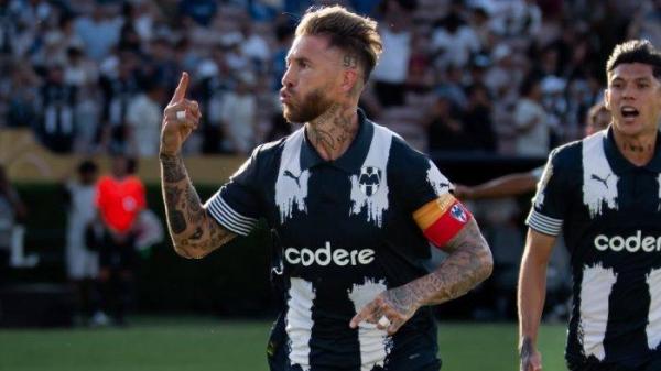 MONTERREY VS INTER - Selebrasi bek Monterrey, Sergio Ramos saat melawan Inter Milan pada matchday perdana Grup E Piala Dunia Antarklub 2025 di Rose Bowl Stadium, pada Rabu (18/6/2025) pagi WIB.