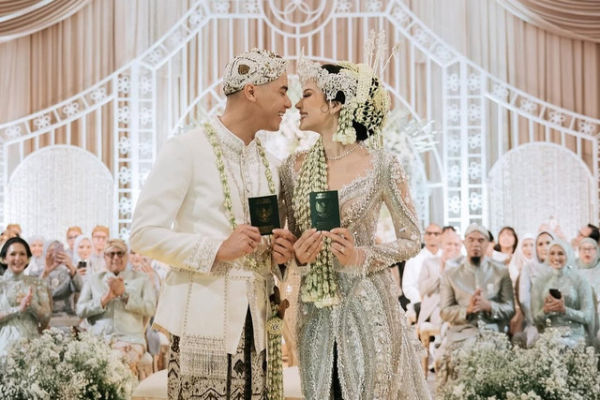 Pernikahan Al Ghazali dan Alyssa Daguise. Foto: Instagram/@alyssadaguise