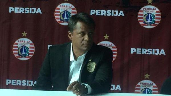 Sergio Farias saat diperkenalkan sebagai pelatih baru Persija Jakarta, Jumat (17/1/2020).