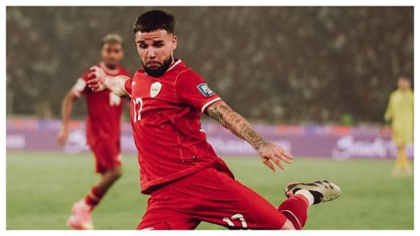 Potret Calvin Verdonk ketika bermain di Kualifikasi Piala Dunia 2026 Zona Asia melawan Jepang.