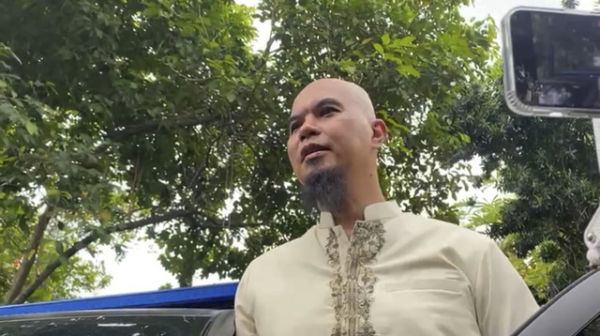 Musisi Ahmad Dhani Hadiri Acara Siraman Putra Sulungnya, Al Ghazali di Pondok Indah, Jakarta Selatan. Foto: Aprilandika Pratama/kumparan