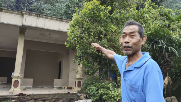 Karno, warga Kampung Cigintung, Kamis (19/6/2025). Foto: Dok. kumparan