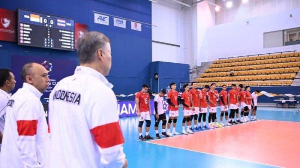 TIMNAS VOLI AVC - Skuad Timnas voli putra Indonesia sebelum tanding melawan Thailand pada AVC Nations Cup 2025 di Bahrain