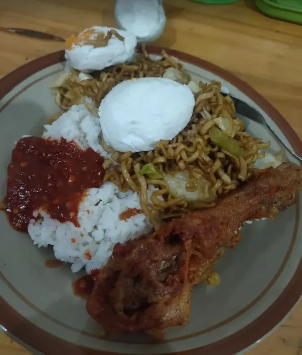 7 Warung Nasi Populer yang Wajib Dicoba di PIK!