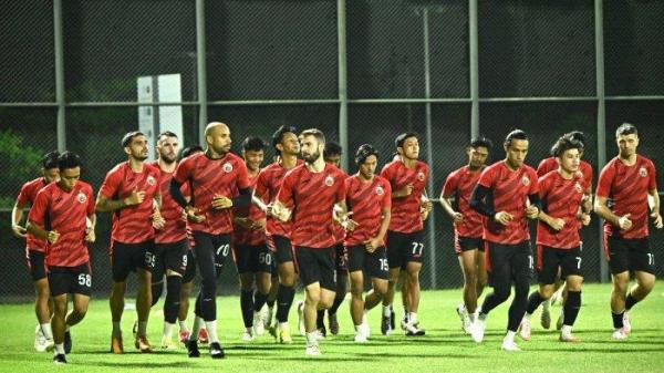 MACAN KEMAYORAN - Latihan tim Persija Jakarta di tengah jeda kompetisi Liga 1 2024/2025, Senin (24/3/2025).