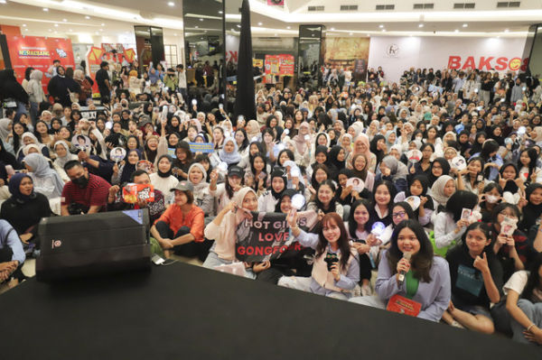 Keseruan kumparan hangout Noraebang di FX Sudirman, Jakarta, Minggu (22/6/2025). Foto: Jamal Ramadhan/kumparan