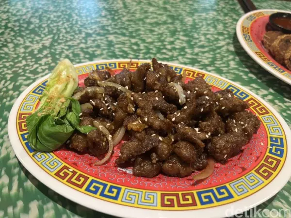 Tjahaja Abadi merupakan salah satu restoran China baru buka di Blok M yang menawarkan masakan china lengkap.