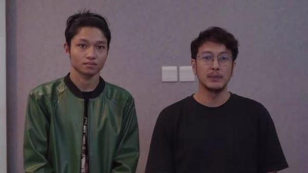 MINTA MAAF - Aktor Dimas Anggara akhirnya minta maaf kepada Keisha Alvaro usai terjadi pemukulan saat berada di lokasi syuting. Pasha Ungu sempat menanti kemunculan Dimas, Selasa (24/6/2025).