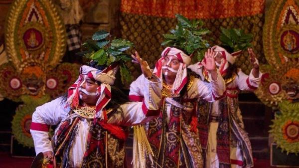 Penampilan baris Sambeng Agung yang ditampilkan duta Kabupaten Badung di  Kalangan Ratna Kanda pada Rabu 25 Juni 2025. Warisan Leluhur Dari Canggu Badung Bali, Kisah Sambenh Agung Dihidupkan Kembali Di PKB 2025