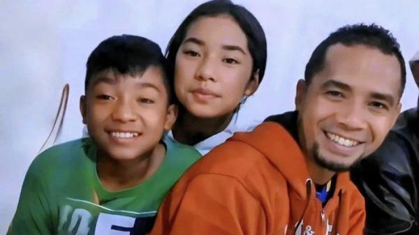 UNGGAH FOTO LAWAS - Ferdy Peto unggah foto bersama Betrand Peto dan Chetryn Peto saat masih kecil, dicapture (27/4/2025).