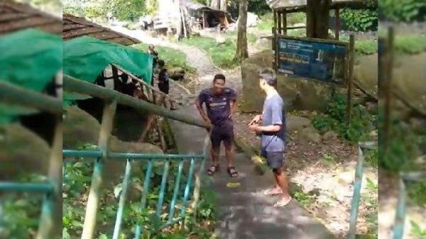 Dok.Istimewa
PEMULIHAN - Nazli Bin Awang Mahat, wisatawan asal Malaysia yang tergelincir di Gunung Rinjani tampak sedang jalan-jalan di air terjun Sendang Gile, Desa Senaru, Lombok Utara, Sabtu (28/6/2025). 

