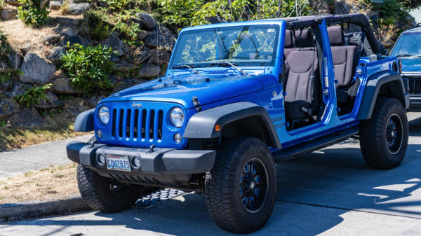 blue jeep wrangler without doors