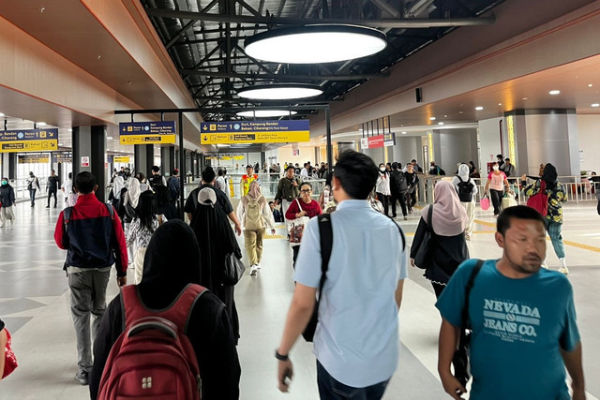 Suasana Stasiun Tanah Abang, Jakarta, Senin (30/6/2025). Foto: Rayyan Farhansyah/kumparan