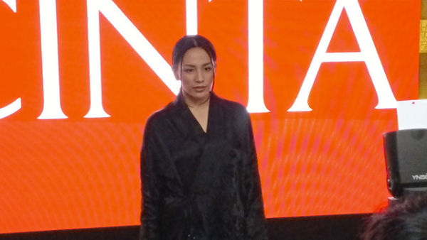 Penyanyi Angel Pieters Rilis MV Single Cinta di Kawasan Dharmawangsa, Jakarta Selatan. <div class=