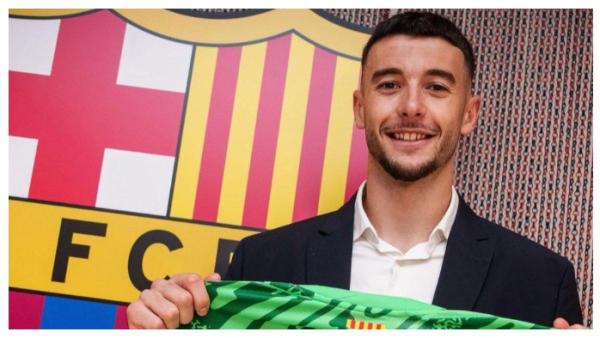 RUMOR TRANSFER - Sosok kiper terbaru Barcelona Joan Garcia yang berasal dari timnas Espanyol