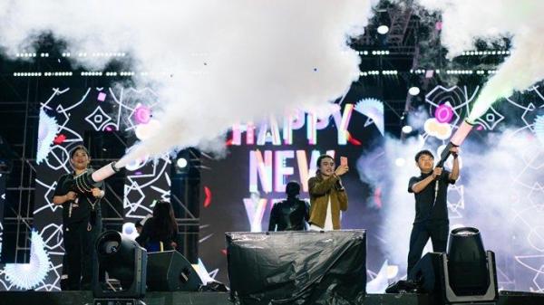 Perhelatan Batulicin Festival (Batfest) 2024 di Pantai Jhonlin Festival baru saja sukses digelar sejak 27 Desember 2024 hingga 1 Januari 2025. Pagelaran tahun keempat itu pun menjadi momen spektakuler diakhir pergantian tahun 2024 ke 2025. 