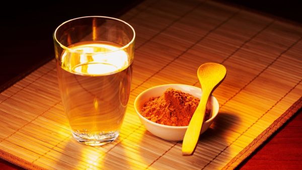 What are the benefits of drinking turmeric water on an empty stomach in the morning? Learn from experts