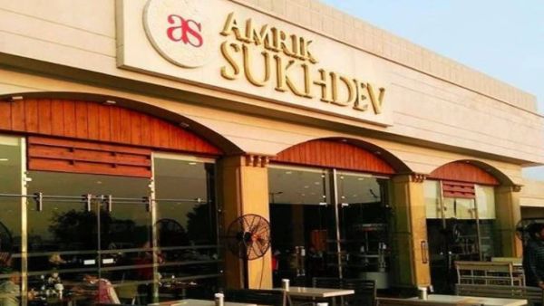This is the richest dhaba earns 8 crores every month without any ad