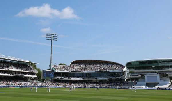 Players at Lord's Observe a Minute's Silence in Memory of Victims of the ahmedabad plane crash, Australia vs South Africa, World Test Championship Final, 3rd day, 3rd day, line 13, line 13, line