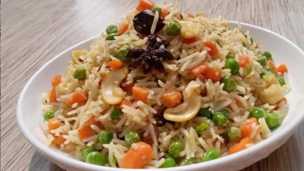 Brown rice pulao is a tasty and healthy dish that supports weight loss