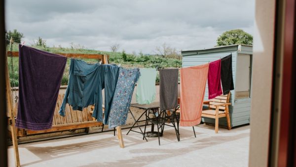 In the monsoon, the hassle of the smell of clothes is over, these 3 things will be used for free