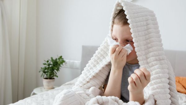 In the rainy season, viral, dengue and typhoid cases increase, what is the difference between the symptoms of the three?