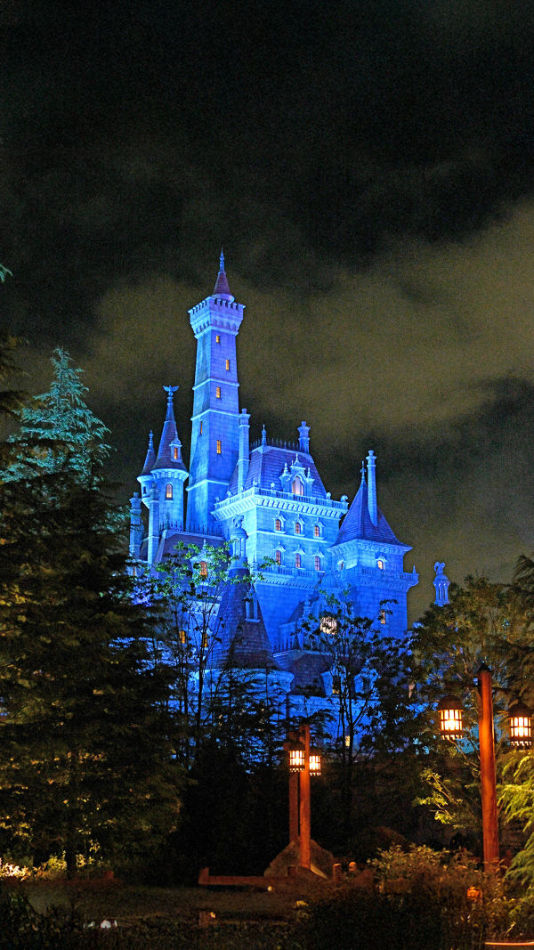 Tokyo Disneyland Guide