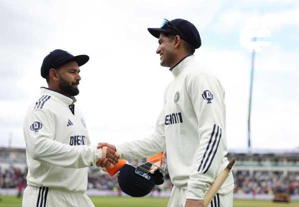 Shubman Gill shakes hands with Rishabh Pant after the win, England vs India, 2nd Test, 5th day, Birmingham, July 6, 2025