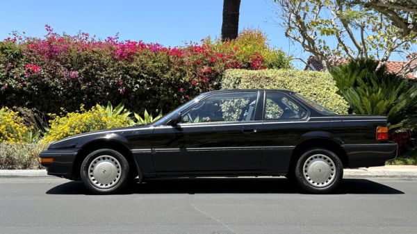 Third-generation Honda Prelude side profile