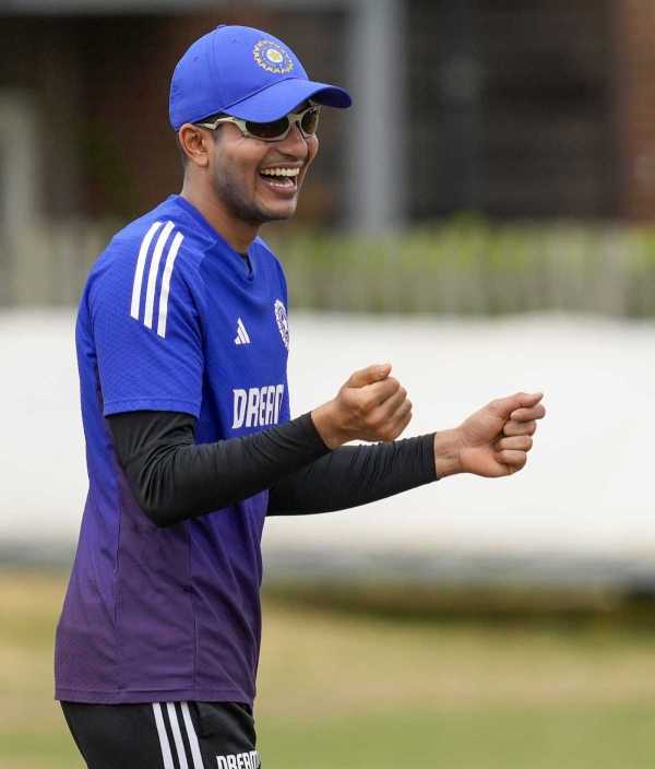 Shubman gill is all smiles during a training session, beckenham, July 17, 2025 