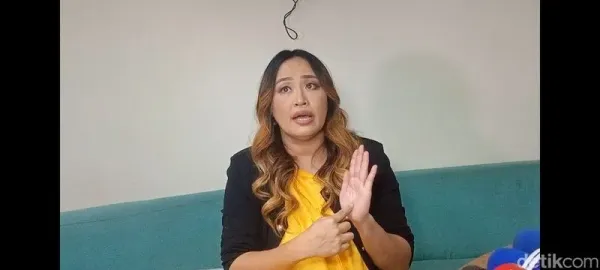 Pinkan Mambo saat ditemui di kawasan TransTV, Rabu, 16 Juli 2025.