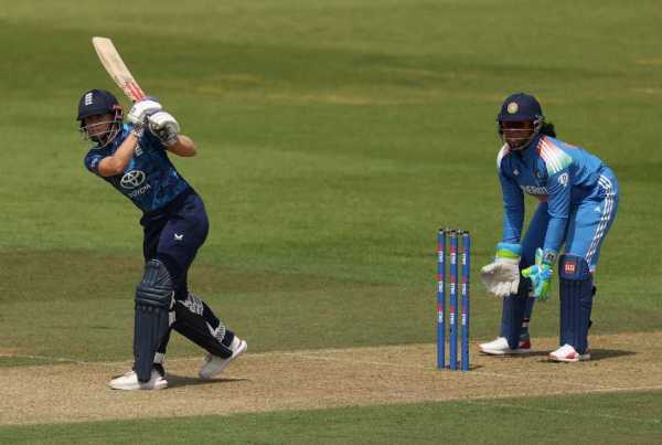 Emma lamb lofts one towards the leg side, England vs India, 1st women's Odi, southampton, July 16, 2025