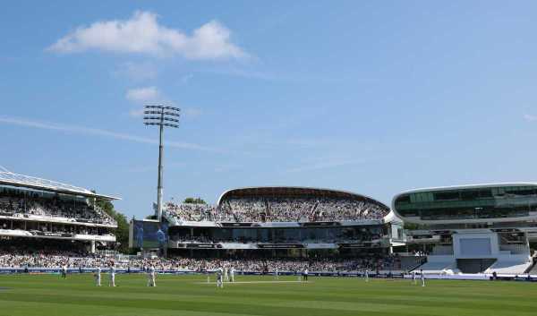 Players at Lord's Observe a Minute's Silence in Memory of Victims of the ahmedabad plane crash, Australia vs South Africa, World Test Championship Final, 3rd day, 3rd day, line 13, line 13, line