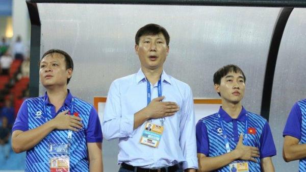 Pelatih Vietnam Kim Sang-Sik saat mendampingi The Golden Stars saat pertandingan melawan Thailand di agenda FIFA Matchday September 2024.