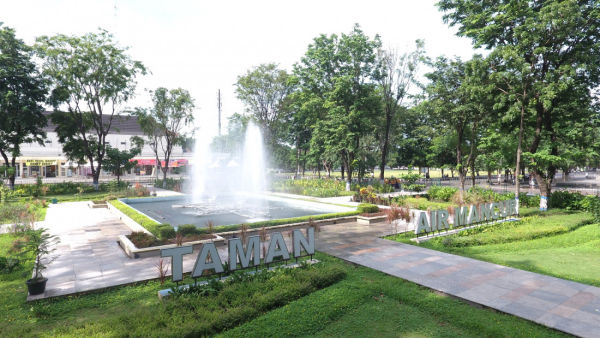 WISATA KARANGANYAR - Taman Air Mancur di Badran Asri, Cangakan, Karanganyar.