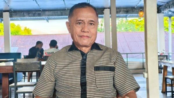 Pengamat Hukum Eugenius Paransi..