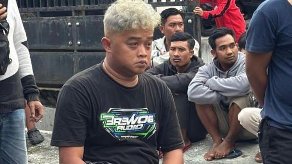Sosok Edi atau Memed yang viral dijuluki Thomas Alva Edi Sound. Dia disebut-sebut sebagai penemu sound horeg.