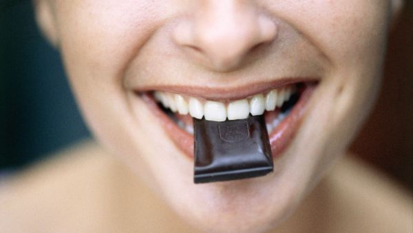 What is sleep related to eating dark chocolate, know its hormone connection with experts