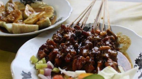 KULINER LEGENDARIS SRAGEN - Ilustrasi sate kelinci, foto diunduh di Solo pada Kamis (27/3/2025). Berikut rekomendasi 5 kuliner di Sragen untuk libur Lebaran 2025.