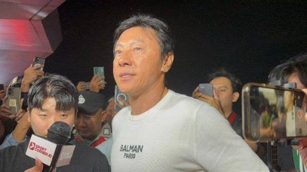 Mantan Pelatih Timnas Indonesia, Shin Tae-yong, jelang kepulanganny ke Korea Selatan di Bandara Soekarno-Hatta, Tangerang, Banten, Minggu (26/1/2025).