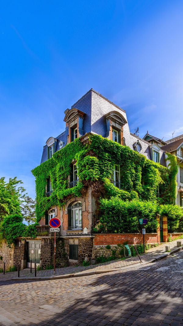 Montmartre Like a Local