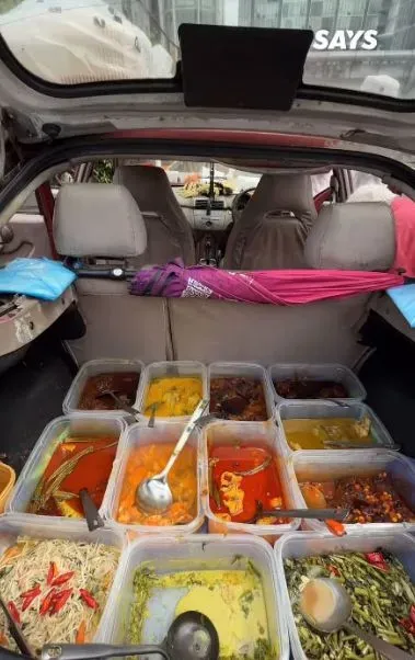 Keren! Kakek 76 Tahun Jualan Nasi Campur 10 Lauk di Mobil