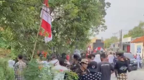 KARNAVAL RICUH - Peserta karnaval Desa Tegalglagah ricuh diduga lantaran salah paham.