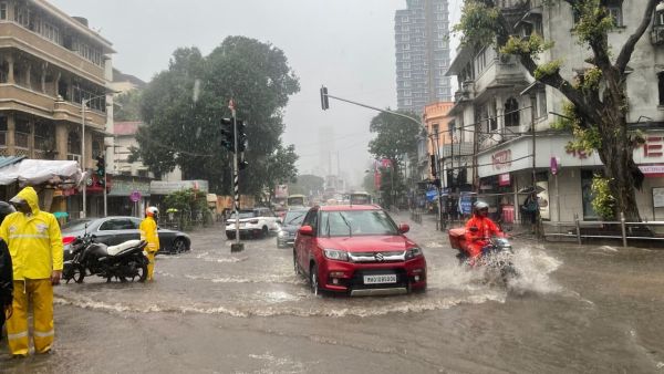 Heavy rains likely in Mumbai; Red alert issued, citizens urged to take precautions Heavy rains likely in Mumbai; Red alert issued, citizens urged to take precautions