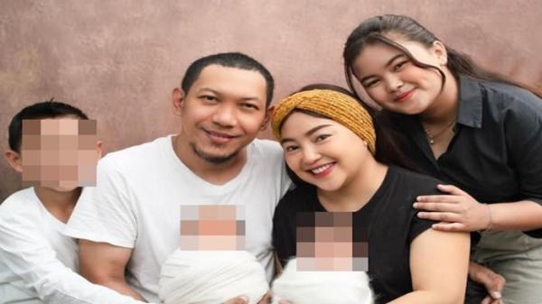 MPOK ALPA MENINGGAL DUNIA -  Mengenal sosok putri sulung Mpok Alpa yang tak kuasa menahan tangis hingga pingsan ibu meninggal dunia.