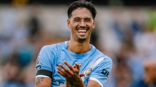 DEBUT REIJNDERS -  Pemain keturunan Ambon, Maluku, Tijjani Reijnders mencetak gol untuk Manchester City dalam laga debutnya di Liga Inggris 2025/2026 menghadapi Wolves, Sabtu (17/8/2025). (Instagram City - 17/8/2025)